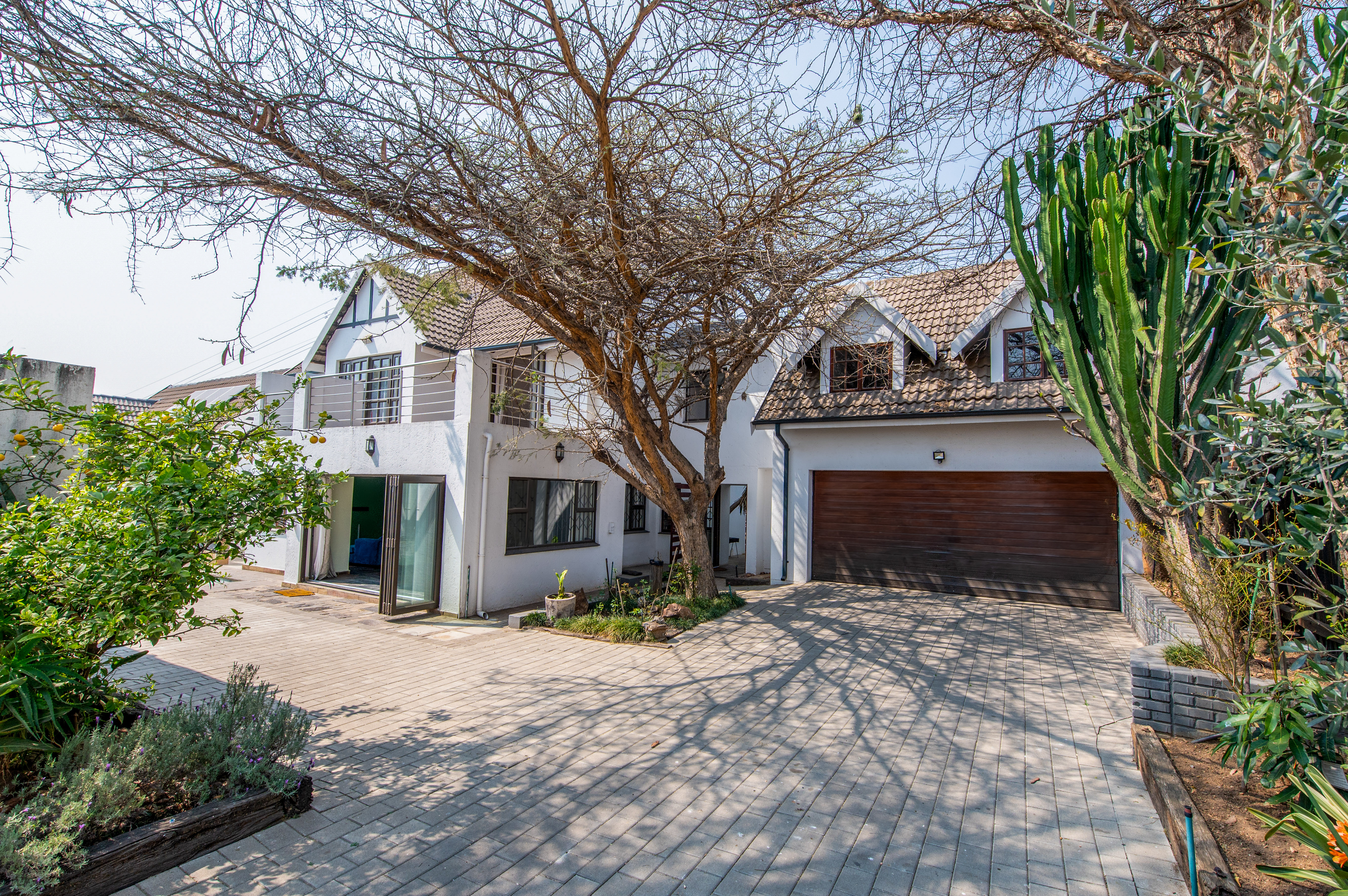 To Let 4 Bedroom Property for Rent in Barbeque Downs Gauteng