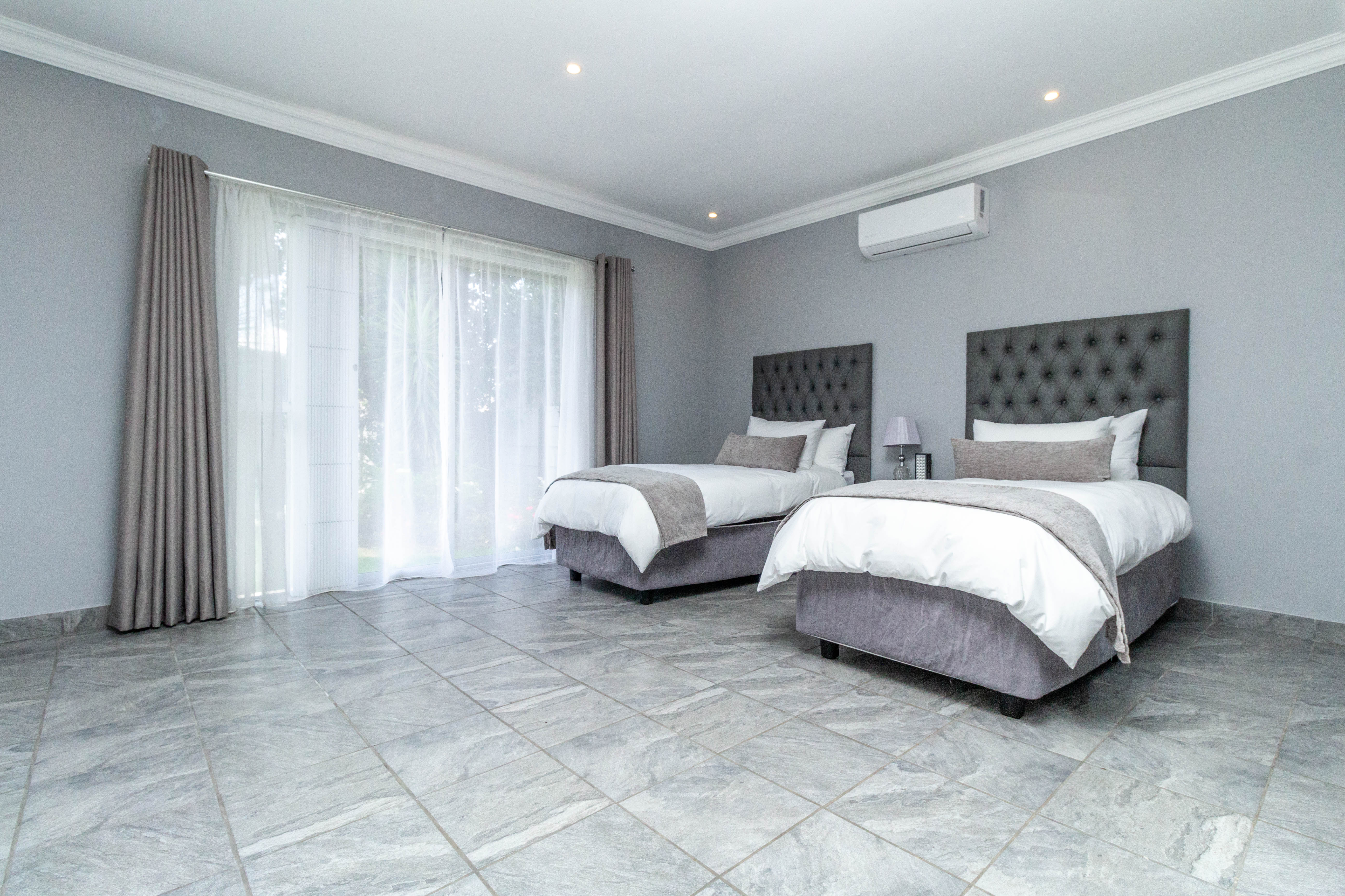 7 Bedroom Property for Sale in Carenvale Gauteng