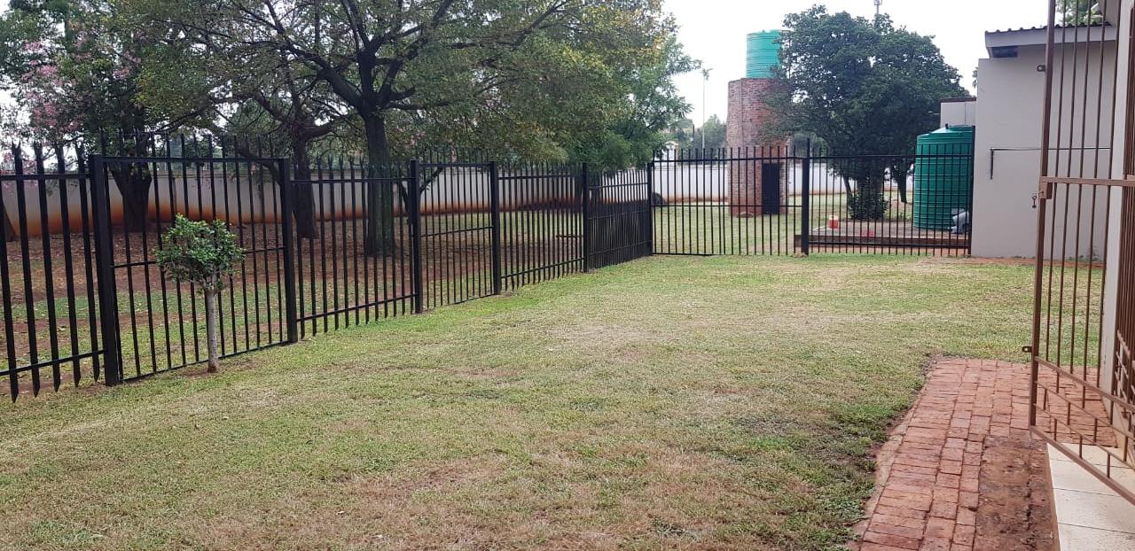 8 Bedroom Property for Sale in Winternest Gauteng