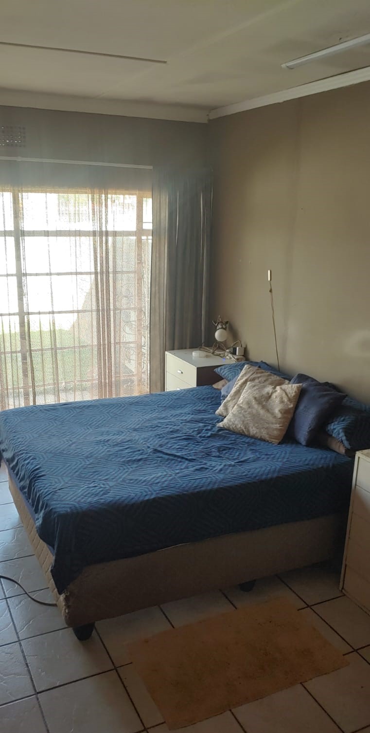 5 Bedroom Property for Sale in Brakpan Central Gauteng