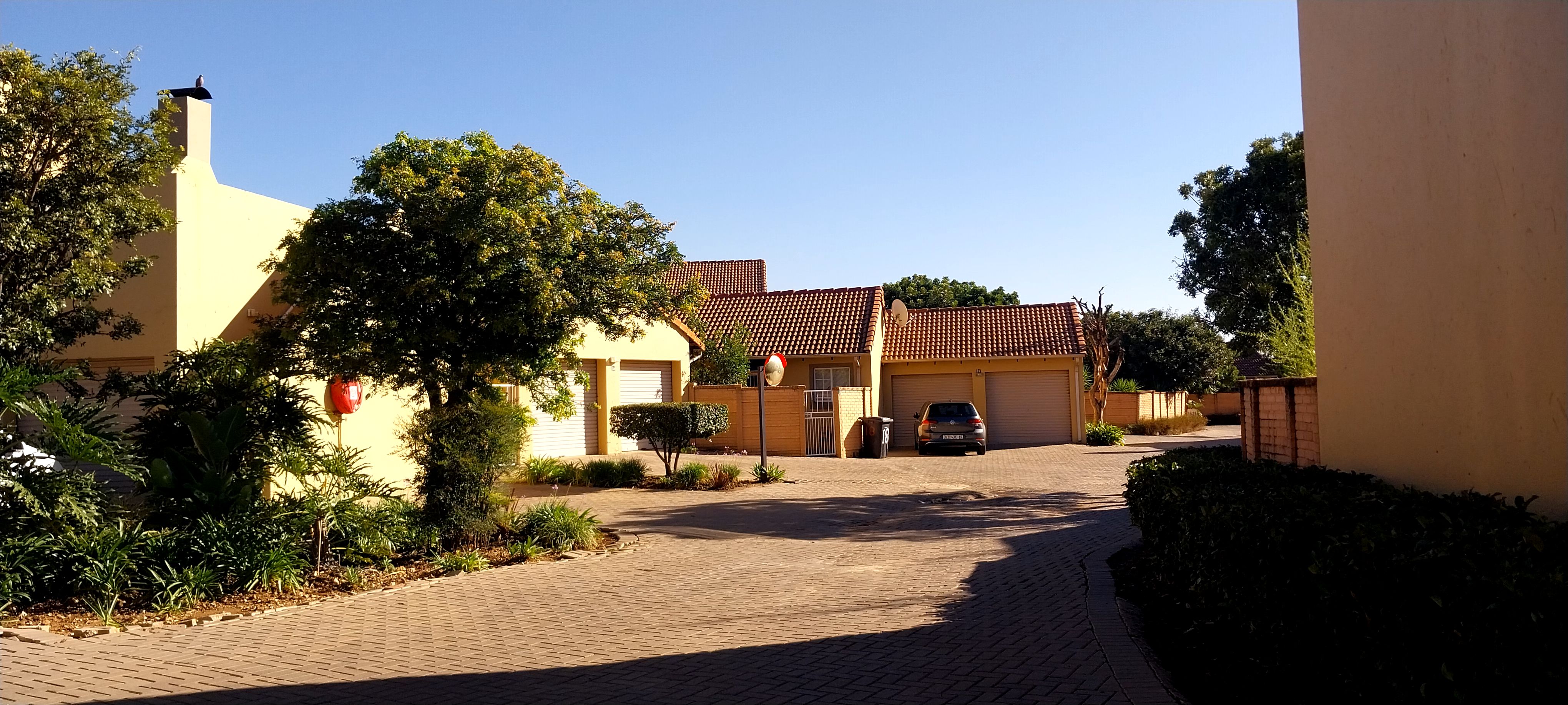 2 Bedroom Property for Sale in Willow Park Manor Gauteng