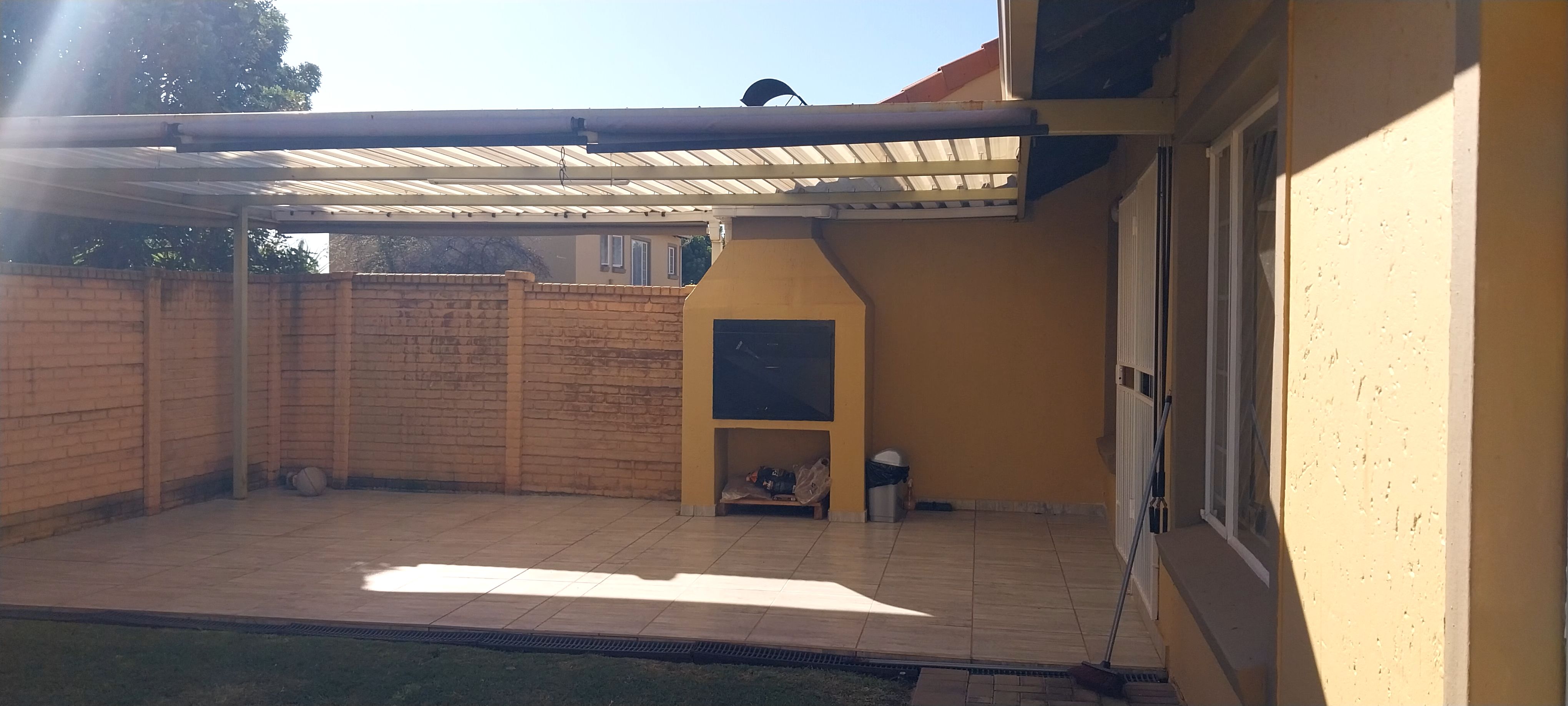 2 Bedroom Property for Sale in Willow Park Manor Gauteng