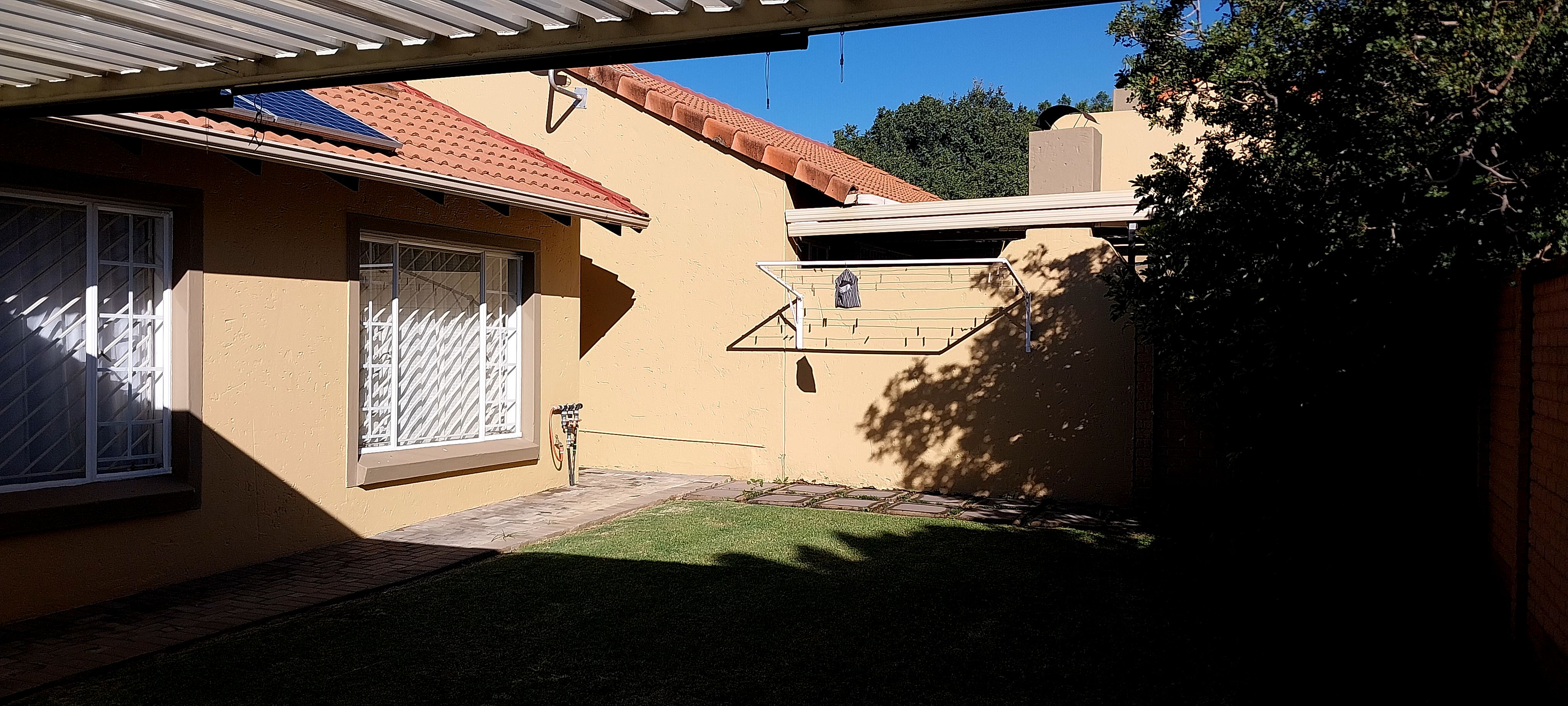 2 Bedroom Property for Sale in Willow Park Manor Gauteng