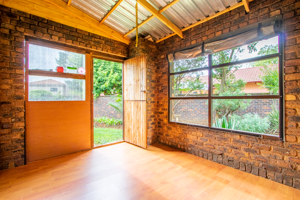 3 Bedroom Property for Sale in Crystal Park Gauteng