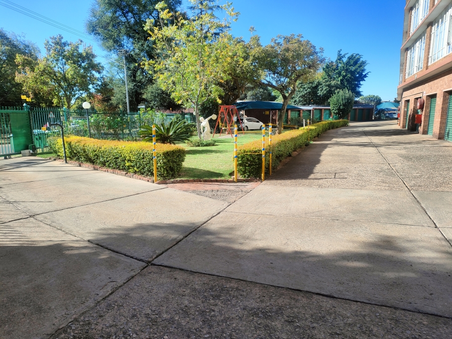 2 Bedroom Property for Sale in Weavind Park Gauteng