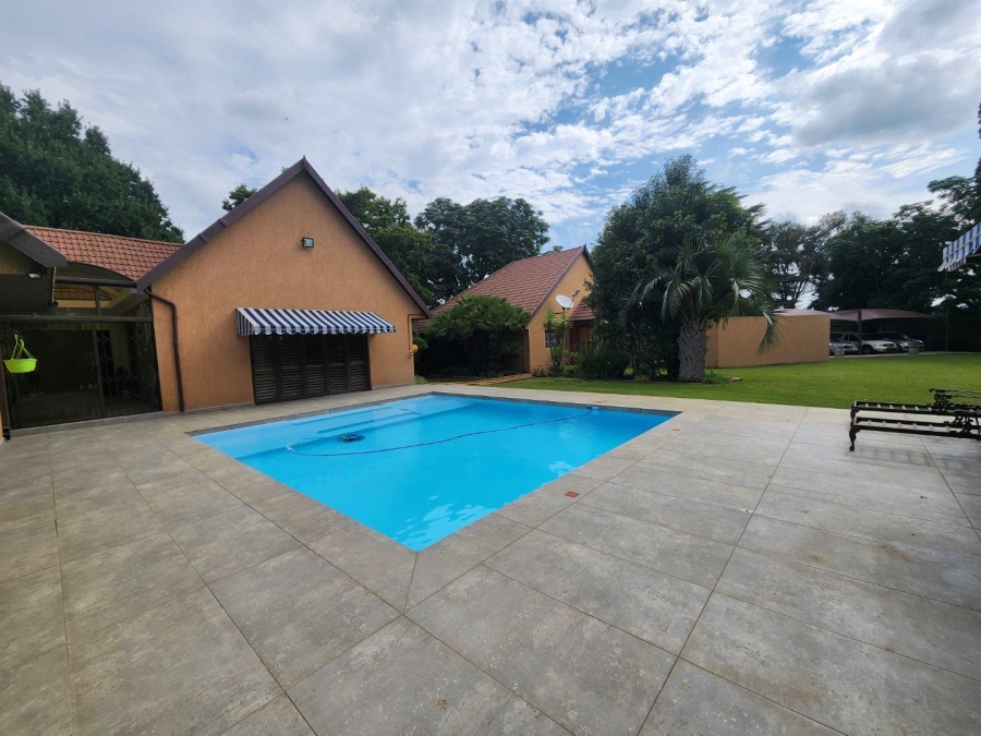 4 Bedroom Property for Sale in Glen Donald A H Gauteng