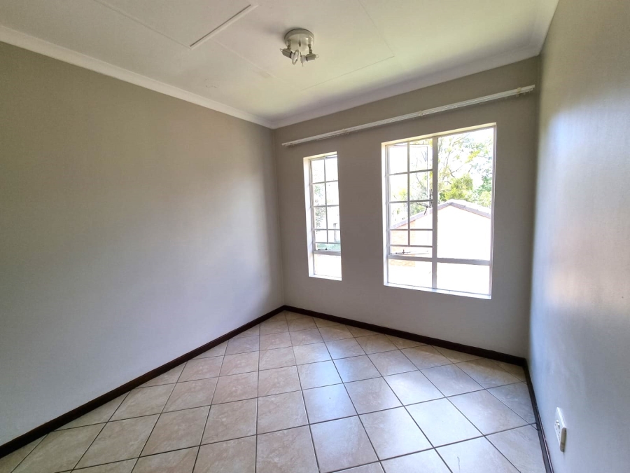 2 Bedroom Property for Sale in Noordwyk Gauteng