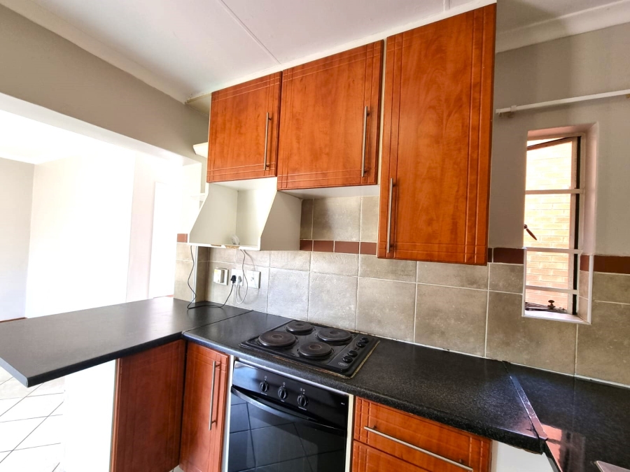 2 Bedroom Property for Sale in Noordwyk Gauteng