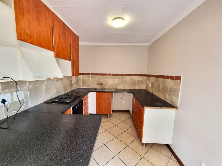 2 Bedroom Property for Sale in Noordwyk Gauteng