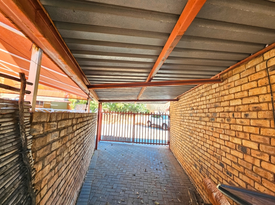 3 Bedroom Property for Sale in Weavind Park Gauteng