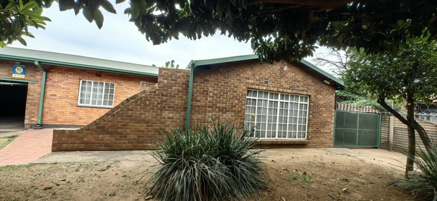 4 Bedroom Property for Sale in Vanderbijlpark CW 4 Gauteng