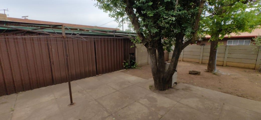 4 Bedroom Property for Sale in Vanderbijlpark CW 4 Gauteng