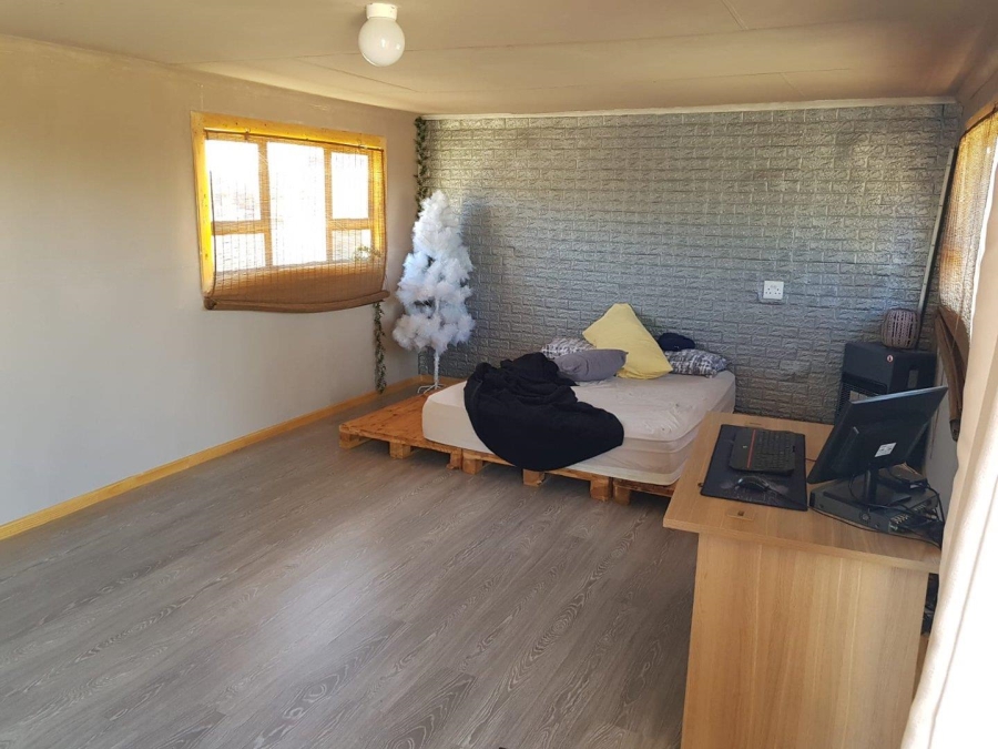 2 Bedroom Property for Sale in Vaaloewer Gauteng