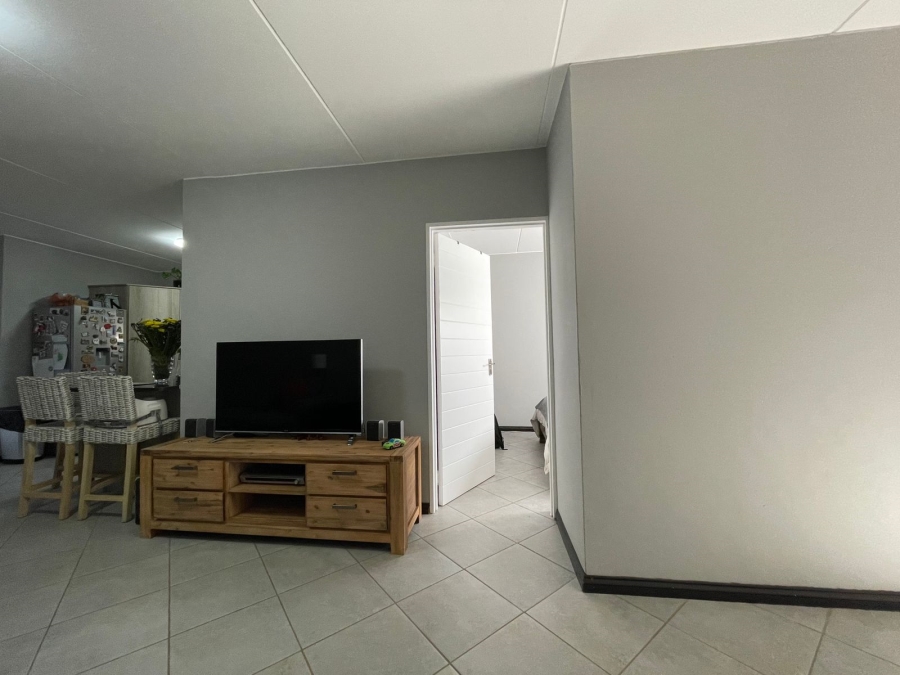 To Let 2 Bedroom Property for Rent in Norton Home Estate AH Gauteng