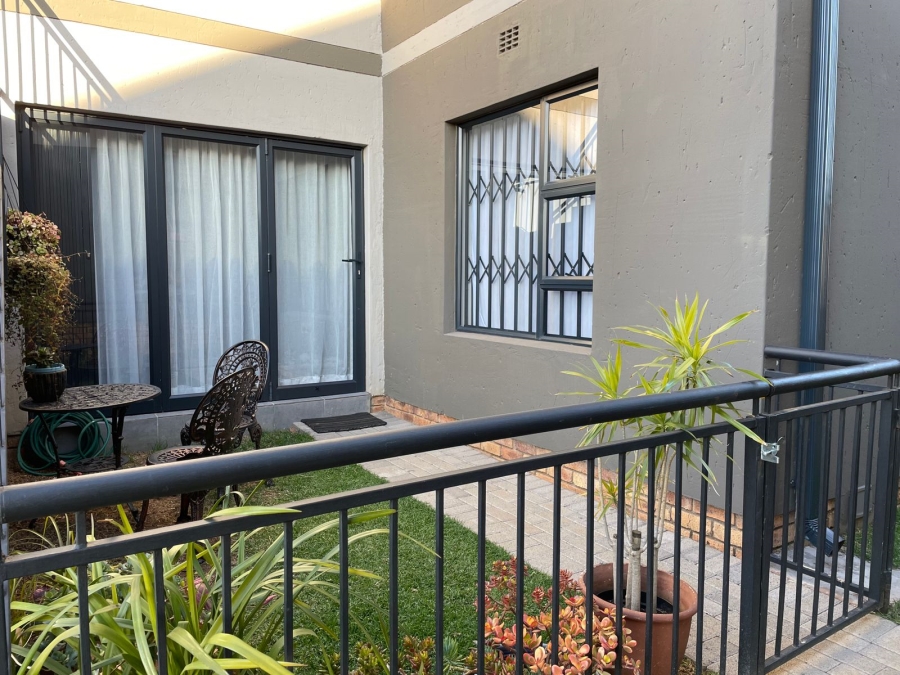 To Let 2 Bedroom Property for Rent in Norton Home Estate AH Gauteng