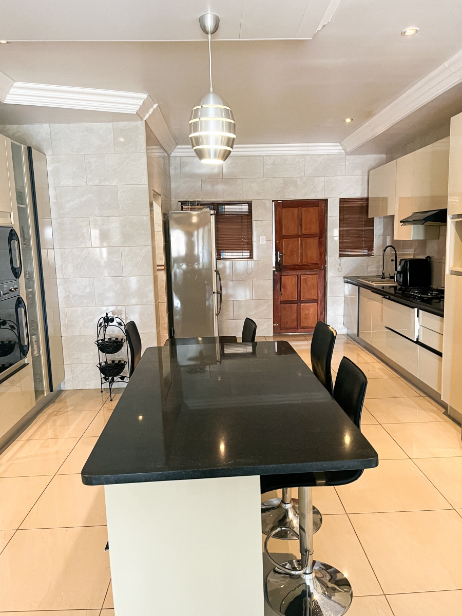 5 Bedroom Property for Sale in Magaliesberg Country Estate Gauteng