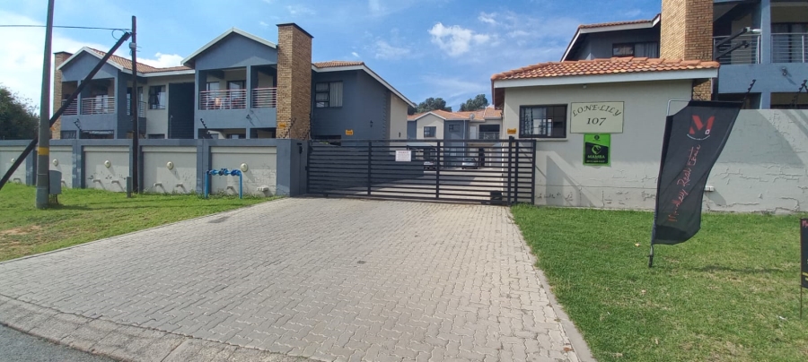 2 Bedroom Property for Sale in Illiondale Gauteng