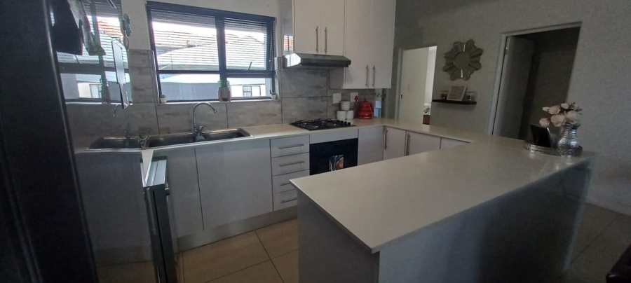 2 Bedroom Property for Sale in Illiondale Gauteng