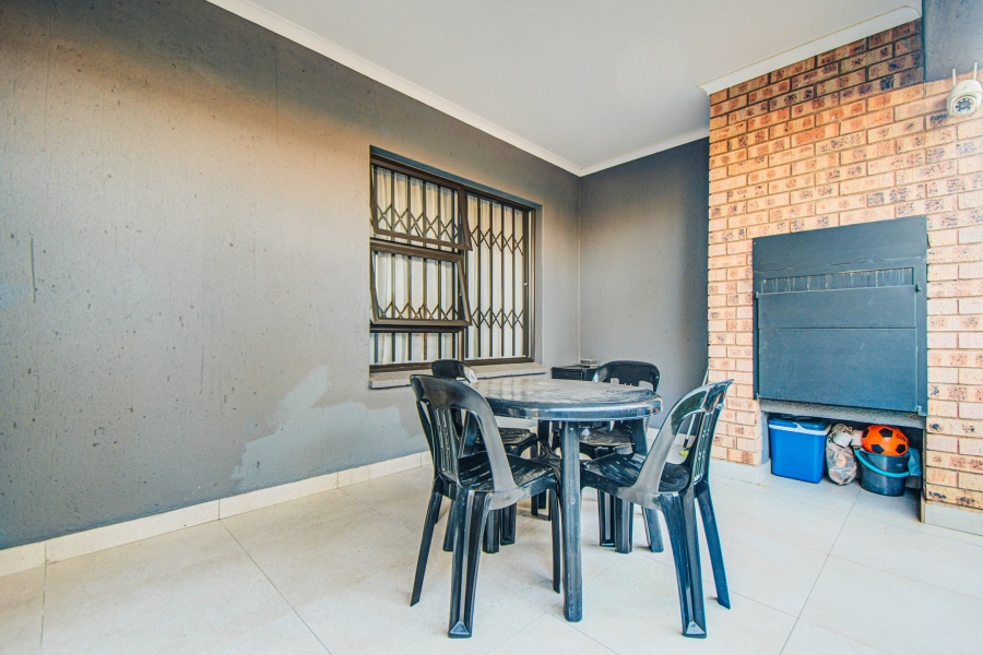 2 Bedroom Property for Sale in Illiondale Gauteng