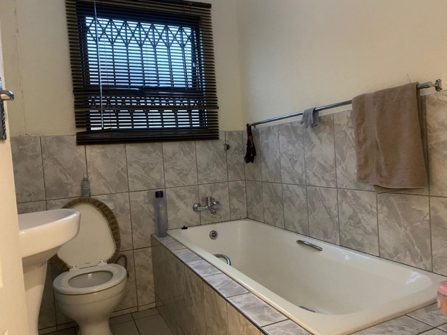 3 Bedroom Property for Sale in Vanderbijlpark CE 4 Gauteng