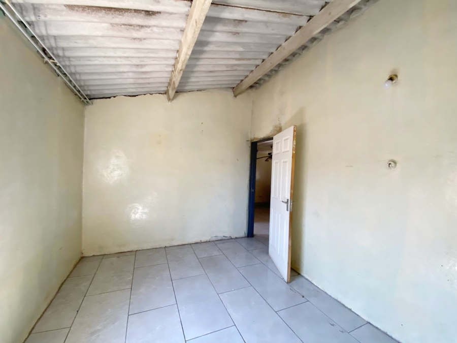 2 Bedroom Property for Sale in Lakeside Gauteng