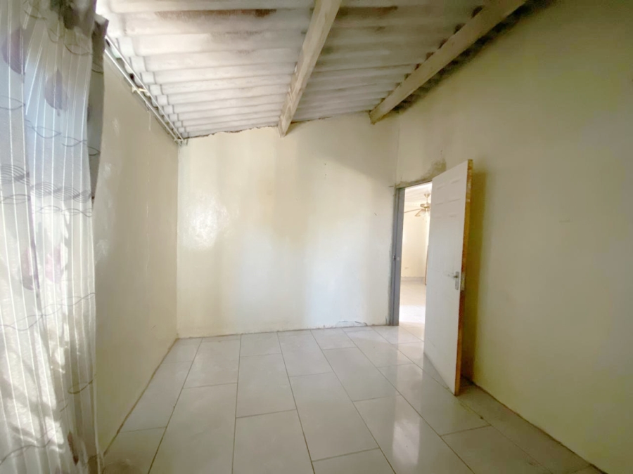 2 Bedroom Property for Sale in Lakeside Gauteng