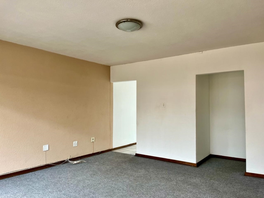 1 Bedroom Property for Sale in Casseldale Gauteng