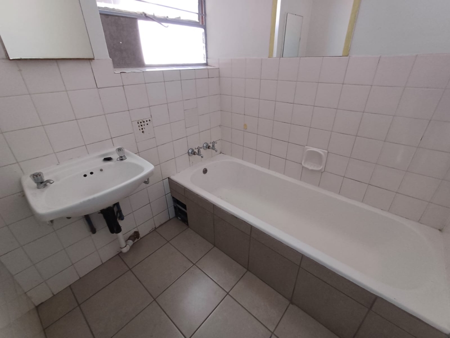 To Let 2 Bedroom Property for Rent in Germiston Central Gauteng