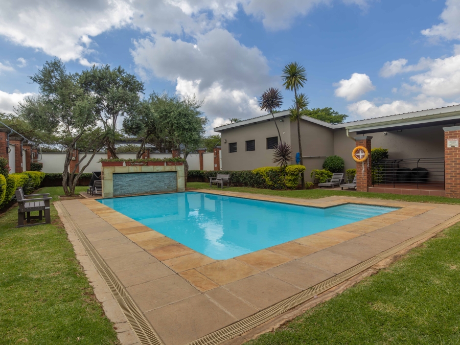 2 Bedroom Property for Sale in Greenstone Hill Gauteng