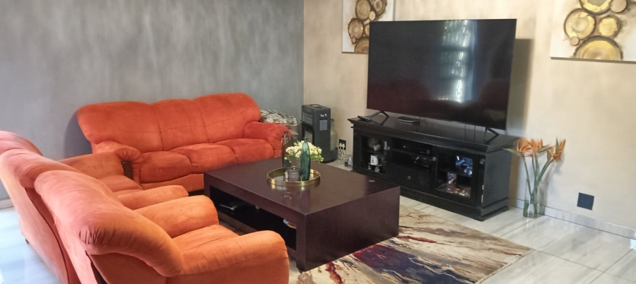 To Let 4 Bedroom Property for Rent in Edleen Gauteng