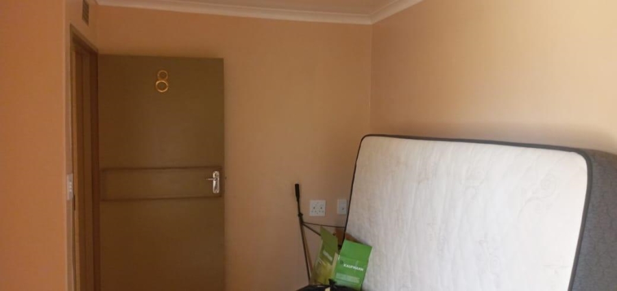10 Bedroom Property for Sale in Lotus Gardens Gauteng