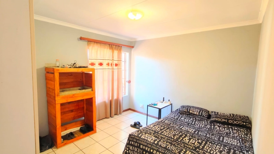 2 Bedroom Property for Sale in Montana Tuine Gauteng