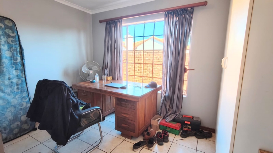 2 Bedroom Property for Sale in Montana Tuine Gauteng