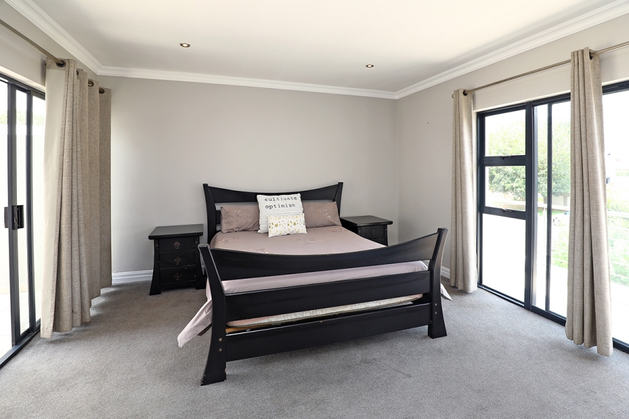 To Let 5 Bedroom Property for Rent in Cedar Creek Gauteng