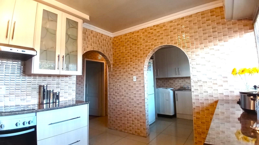 3 Bedroom Property for Sale in Unitas Park Gauteng