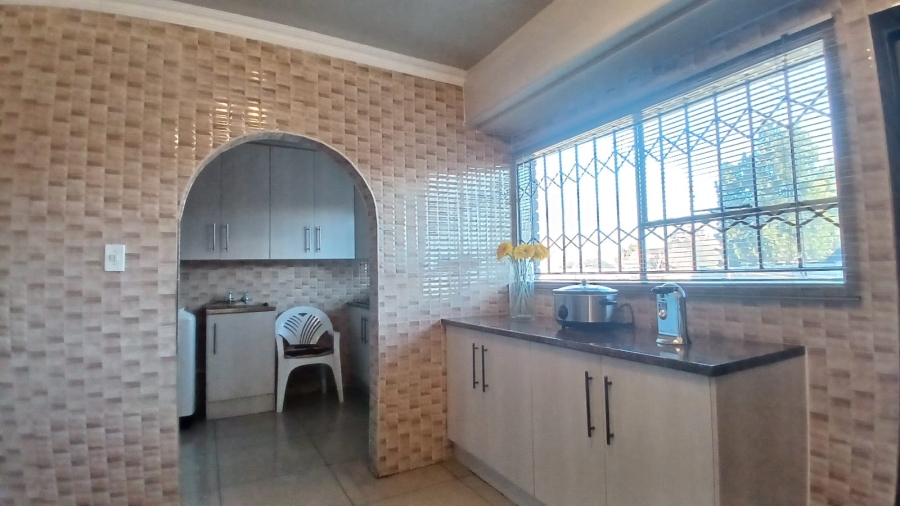 3 Bedroom Property for Sale in Unitas Park Gauteng