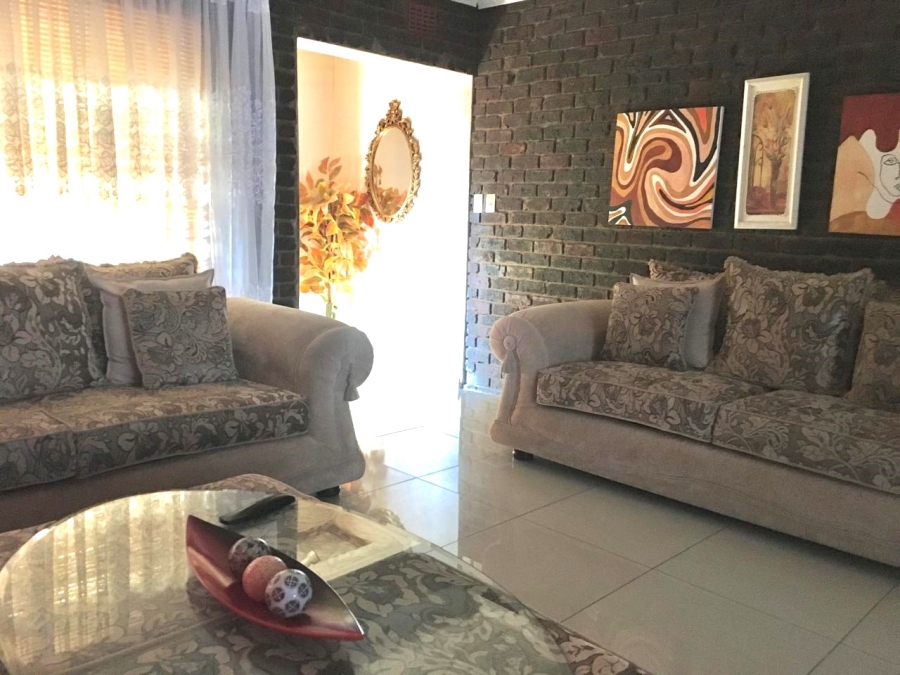 3 Bedroom Property for Sale in Unitas Park Gauteng