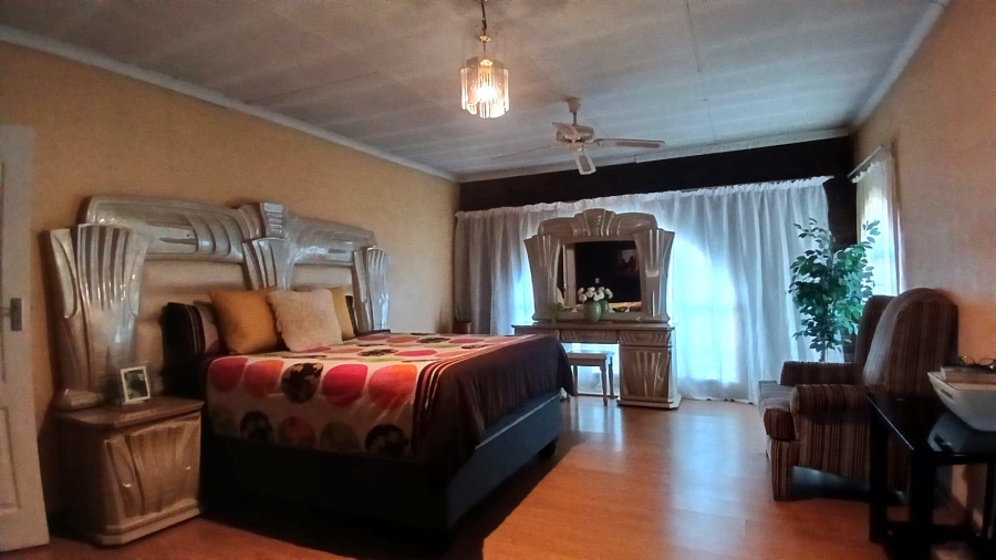 3 Bedroom Property for Sale in Unitas Park Gauteng