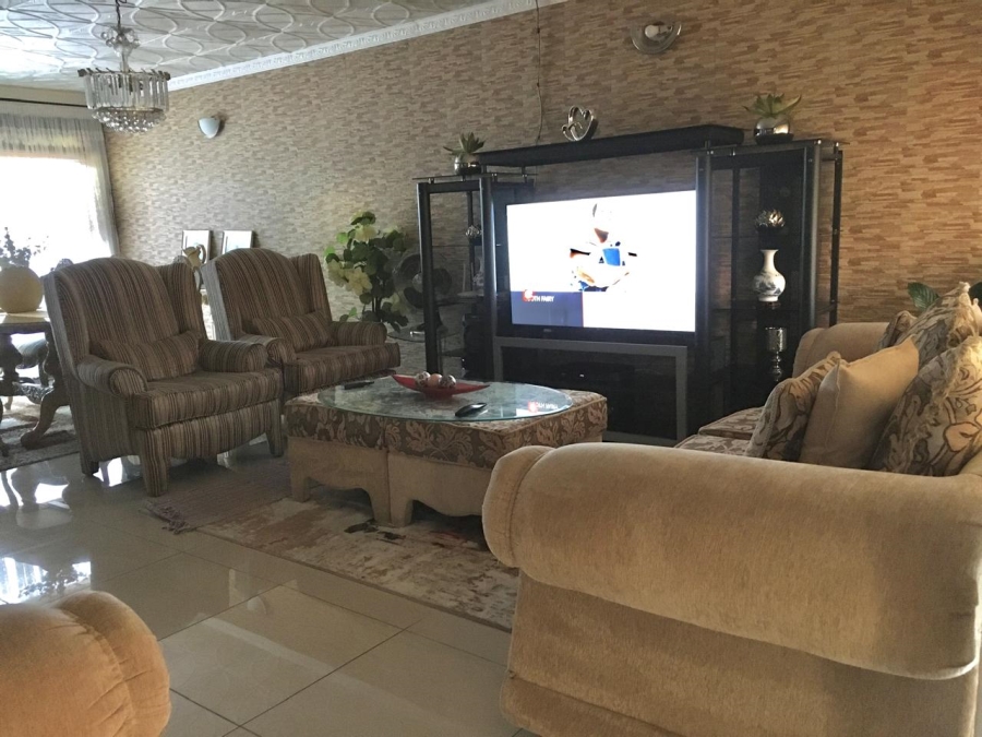 3 Bedroom Property for Sale in Unitas Park Gauteng