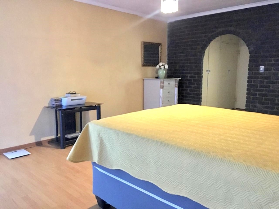 3 Bedroom Property for Sale in Unitas Park Gauteng