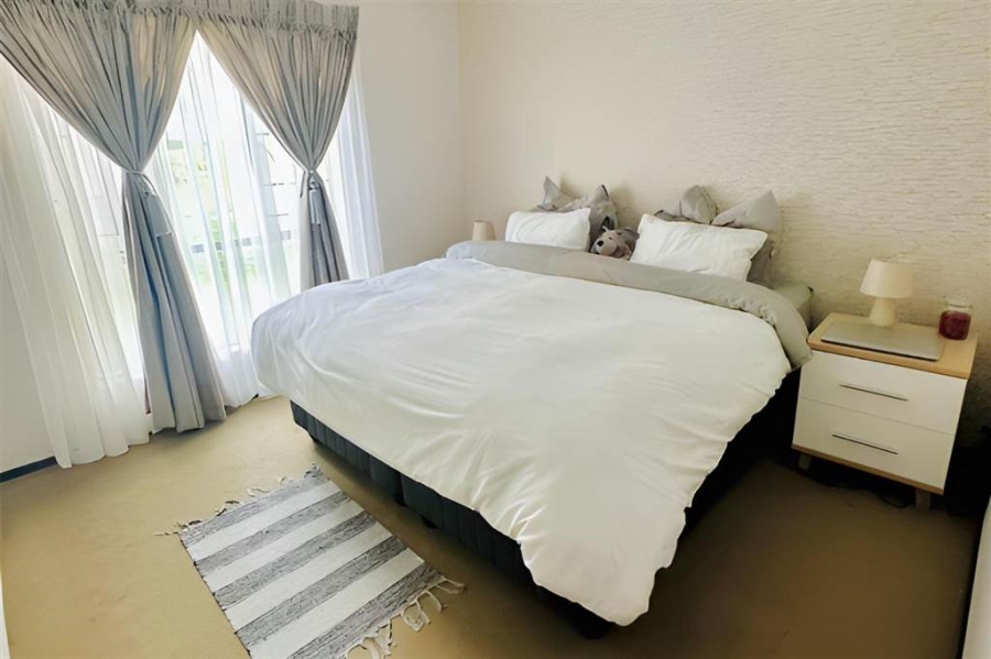 To Let 2 Bedroom Property for Rent in Grand Central Gauteng
