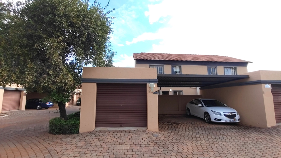 2 Bedroom Property for Sale in Annlin Gauteng