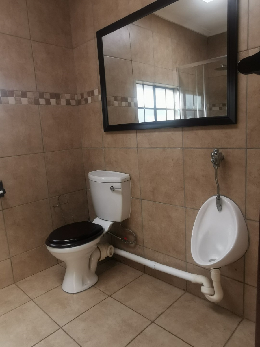 5 Bedroom Property for Sale in Discovery Gauteng