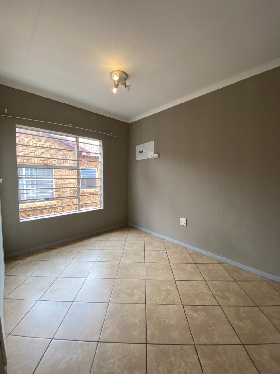 3 Bedroom Property for Sale in Honeydew Gauteng