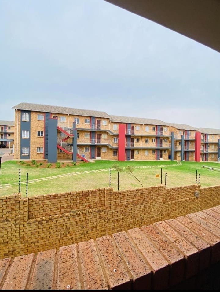 To Let 2 Bedroom Property for Rent in Monavoni Gauteng