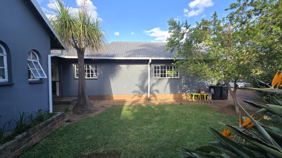 4 Bedroom Property for Sale in Garsfontein Gauteng