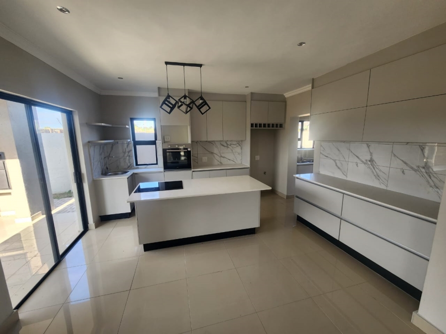 4 Bedroom Property for Sale in Zambezi Manor Lifestyle Estate Gauteng