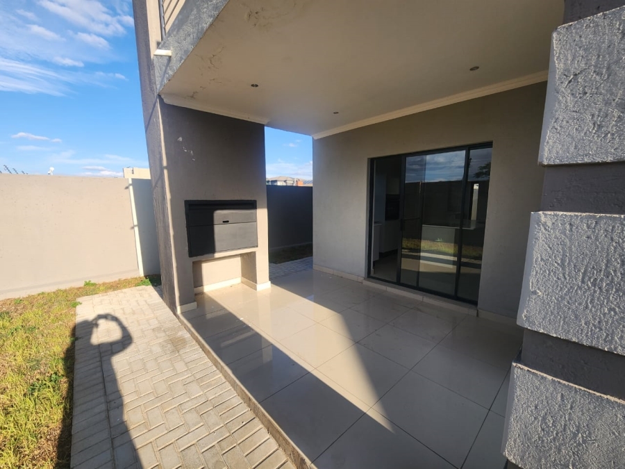 4 Bedroom Property for Sale in Zambezi Manor Lifestyle Estate Gauteng