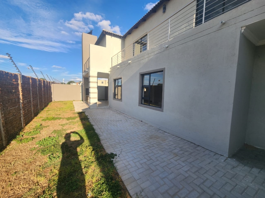 4 Bedroom Property for Sale in Zambezi Manor Lifestyle Estate Gauteng