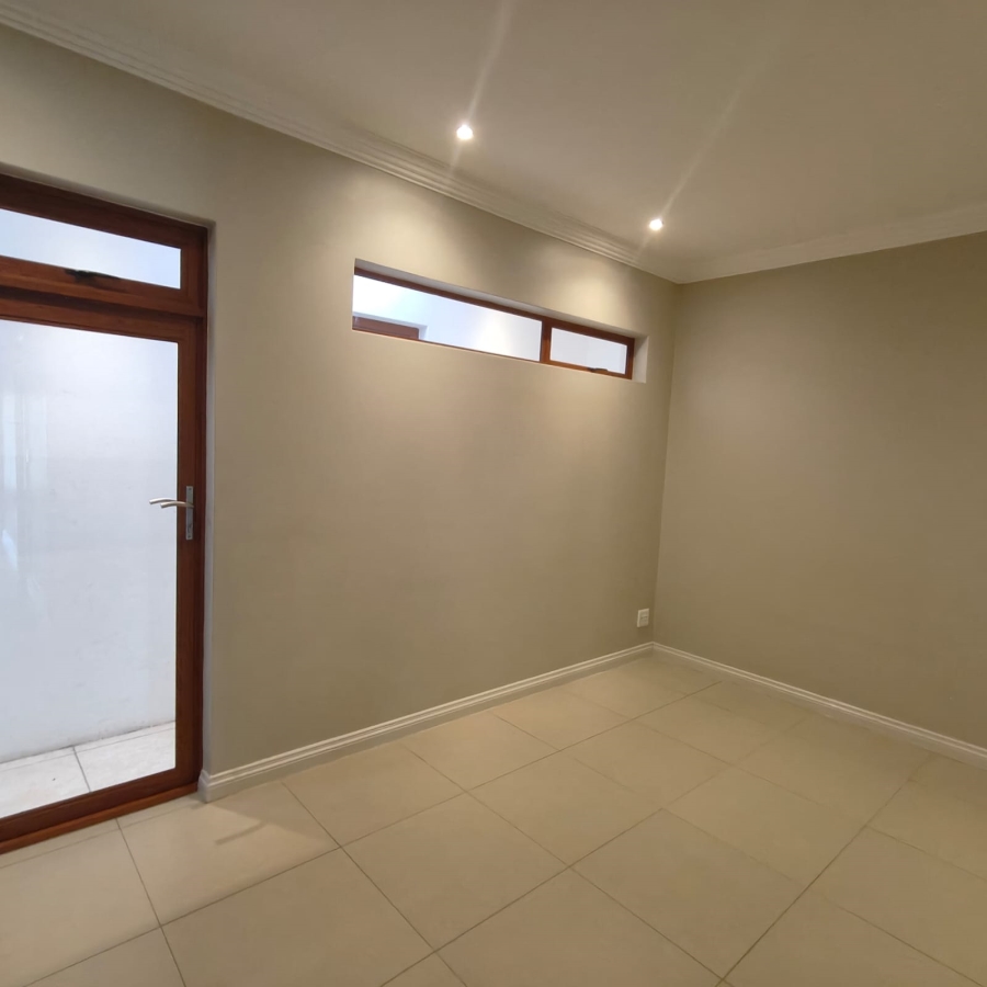 To Let 2 Bedroom Property for Rent in Three Rivers Gauteng